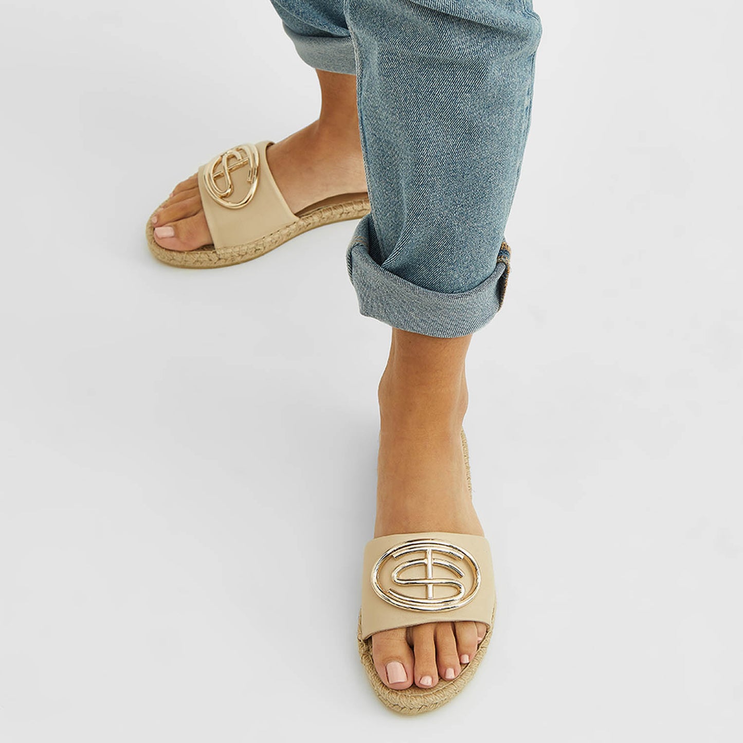 CAIMAN CREMA